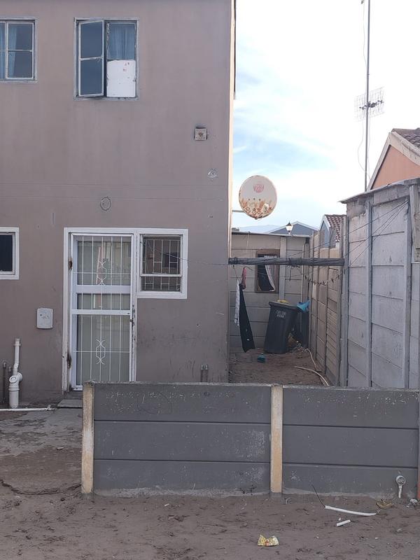 2 Bedroom Property for Sale in Pelikan Park Western Cape